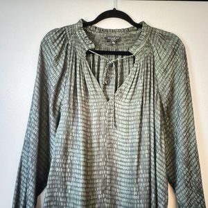 CURRENT AIR | Green Long Sleeve V-Neck Blouse | L